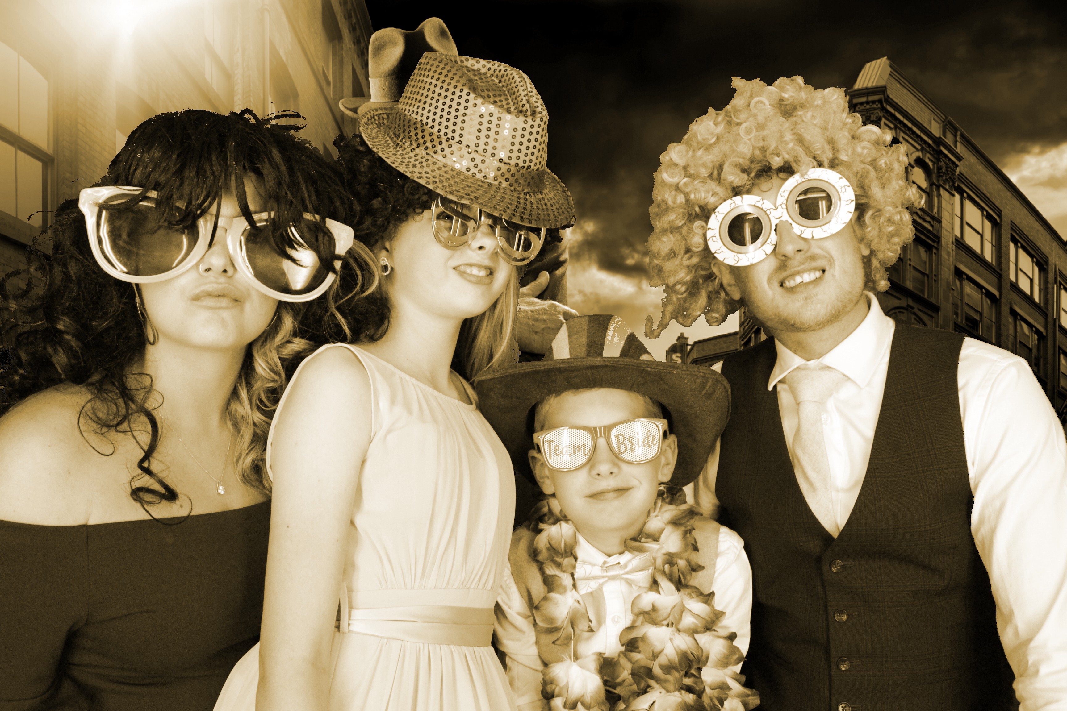 Katie and Jons Wedding | View more photos from the event at gallery.myphotoboothexperience.co.uk/u/MyPhotoBoothExperienceLtd/Katie-and-Jons-Wedding
